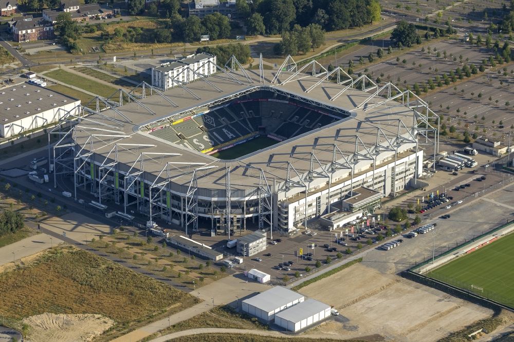 Mönchengladbach von oben - Stadion im Borussia-Park des Fußballklubs Borussia Mönchengladbach im Bundesland Nordrhein-Westfalen