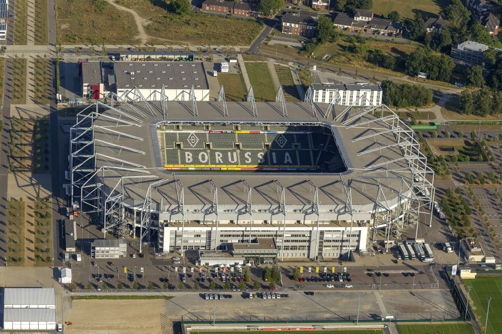 Mönchengladbach aus der Vogelperspektive: Stadion im Borussia-Park des Fußballklubs Borussia Mönchengladbach im Bundesland Nordrhein-Westfalen