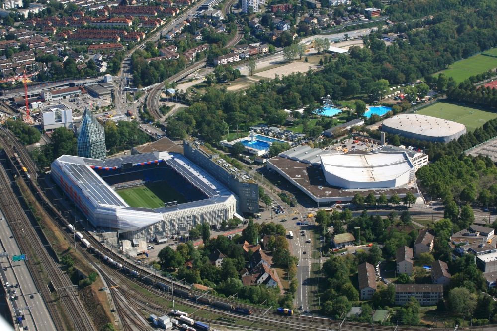 Luftbild Basel - Stadion St. Jakob-Park, Shopping Center, Sankt Jakobshalle und St. Jakob Arena im Sportzentrum St. Jakob in Basel in der Schweiz