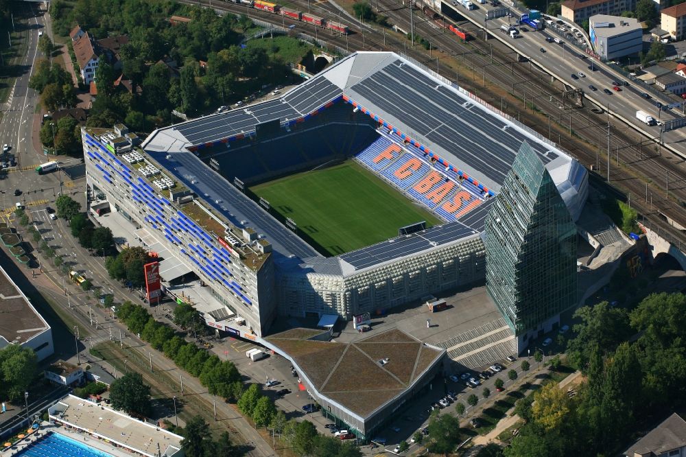 Basel aus der Vogelperspektive: Stadion St. Jakob-Park und Shopping Center im Sportzentrum St. Jakob in Basel in der Schweiz
