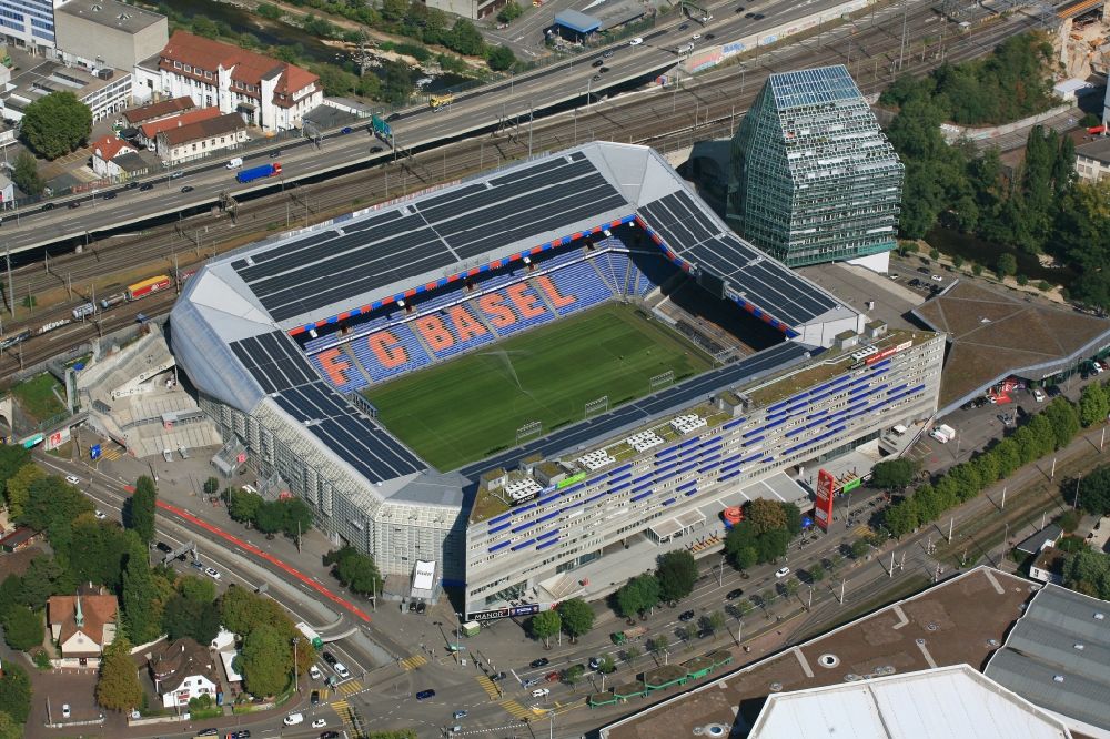 Basel aus der Vogelperspektive: Stadion St. Jakob-Park im Sportzentrum St. Jakob in Basel in der Schweiz