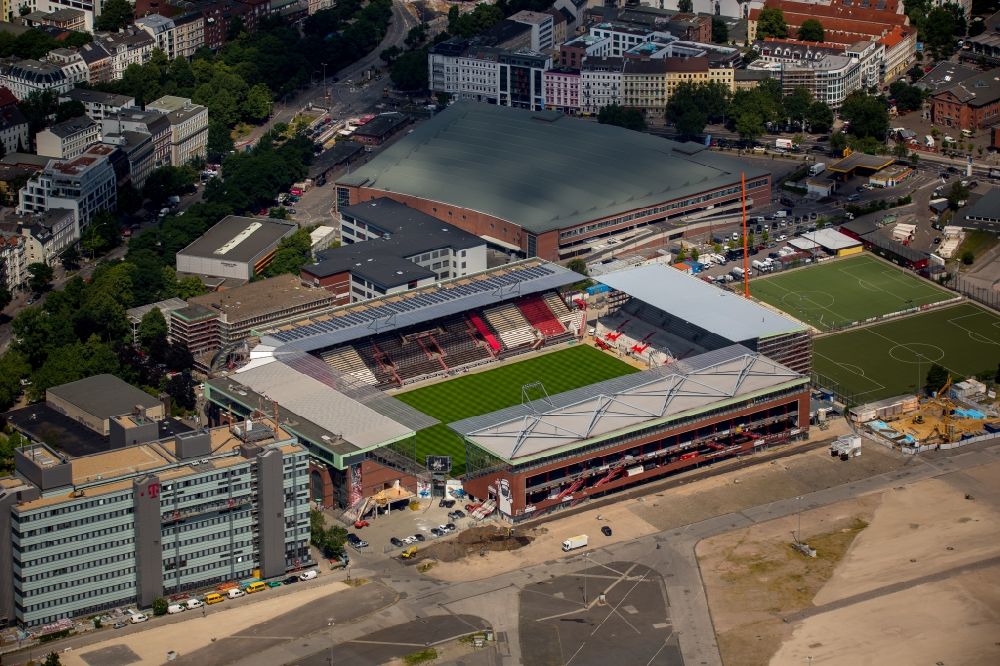 Hamburg aus der Vogelperspektive: Stadion Millerntor-Stadion / St. Pauli Stadion in Hamburg