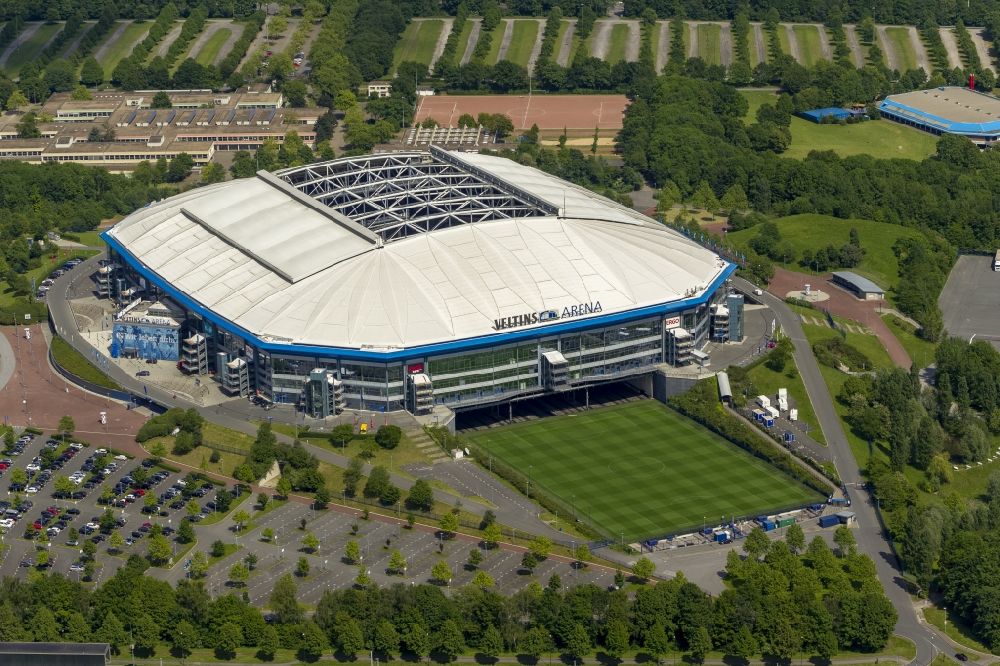 Luftaufnahme Gelsenkirchen - Stadion - Multifunktionshalle Veltins- Arena Gelsenkirchen im Bundesland Nordrhein-Westfalen