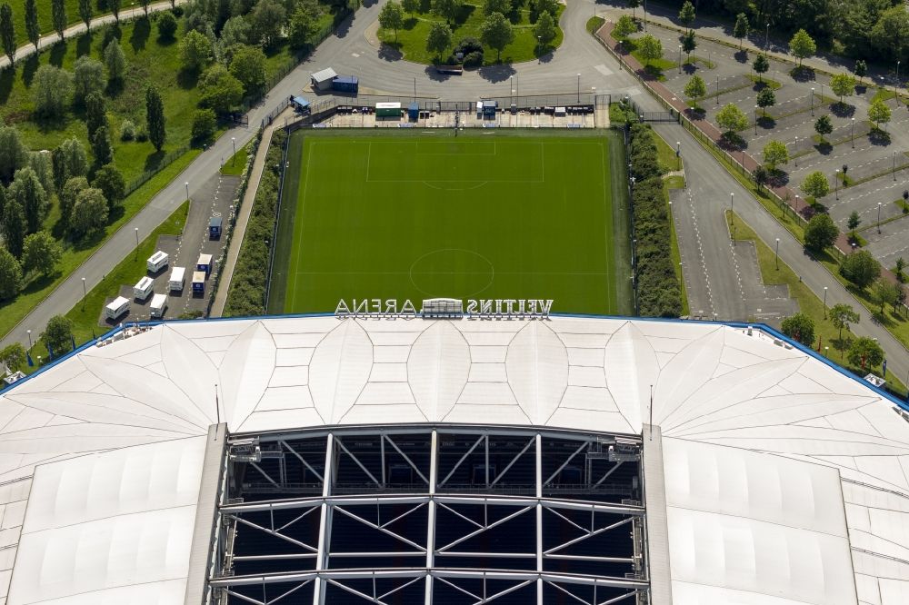 Luftaufnahme Gelsenkirchen - Stadion - Multifunktionshalle Veltins- Arena Gelsenkirchen im Bundesland Nordrhein-Westfalen