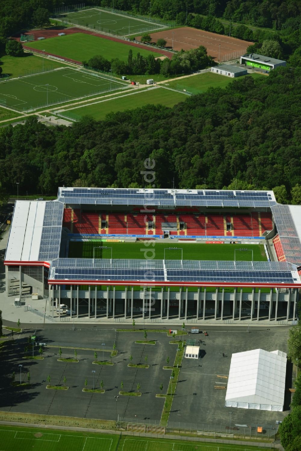 Luftaufnahme Offenbach - Stadion Sparda-Bank-Hessen-Stadion in Offenbach im Bundesland Hessen