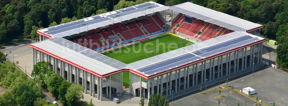 Luftaufnahme Offenbach am Main - Stadion Sparda-Bank-Hessen-Stadion in Offenbach im Bundesland Hessen
