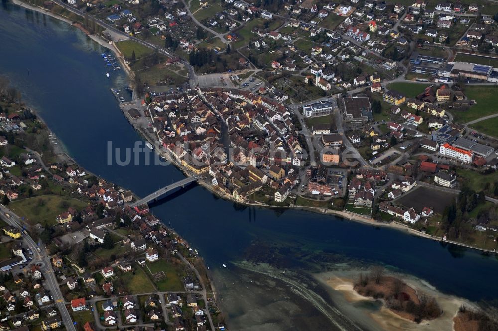 Luftaufnahme Stein am Rhein - Stadtansicht der Altstadt von Stein am Rhein im Kanton Schaffhausen in der Schweiz