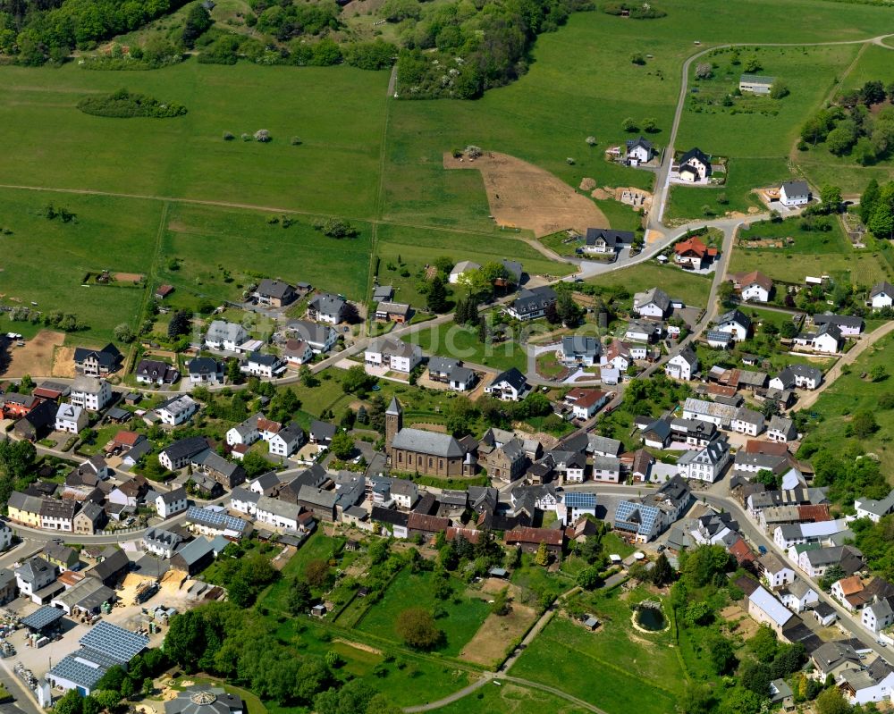 Boos von oben - Stadtansicht von Boos im Bundesland Rheinland-Pfalz