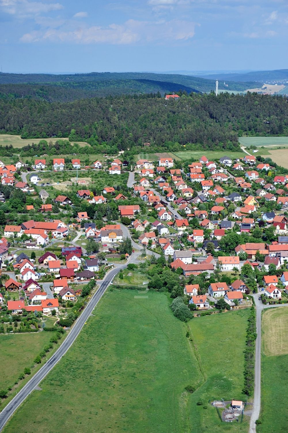 Elleben von oben - Stadtansicht Elleben OT Riechheim in Thüringen
