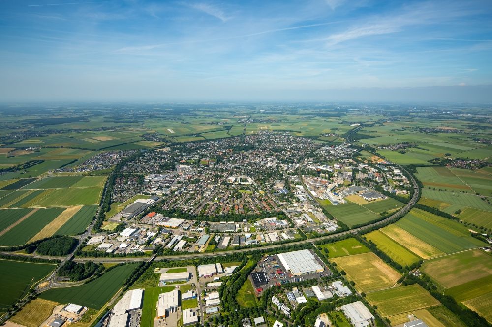 Erkelenz von oben - Stadtansicht von Erkelenz im Bundesland Nordrhein-Westfalen