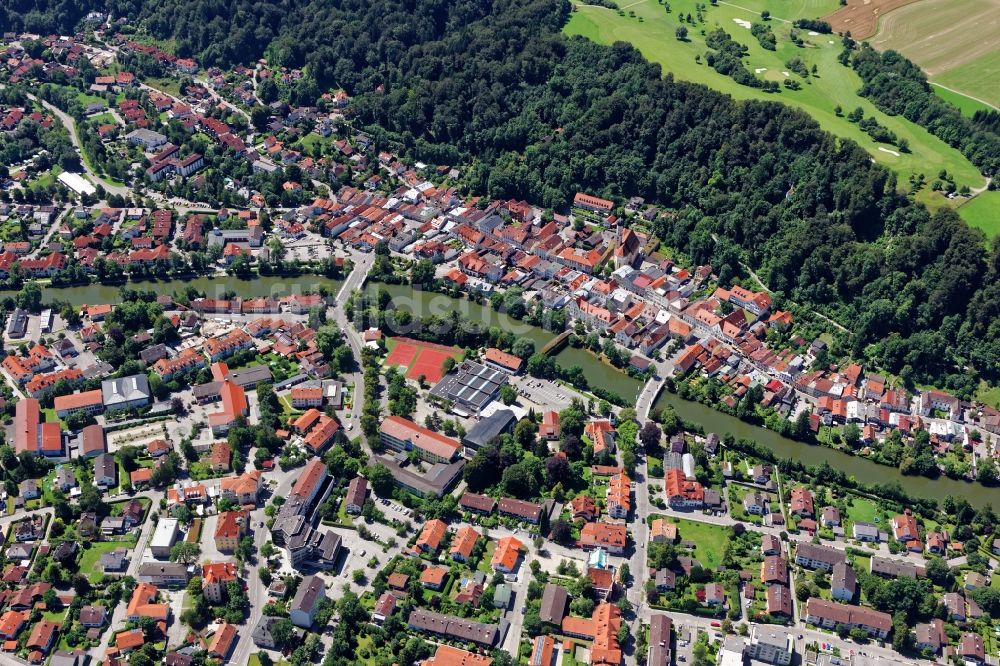 Luftbild Wolfratshausen - Stadtansicht der Flößerstadt Wolfratshausen mit Isar- Brücken im Bundesland Bayern, Deutschland