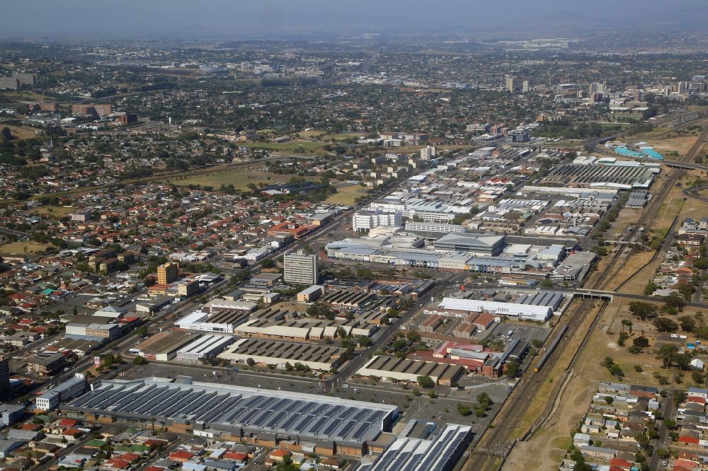 Luftaufnahme Kapstadt - Stadtansicht mit Gewerbegebiet Parow East im Stadtgebiet von Kapstadt in Westkap, Südafrika