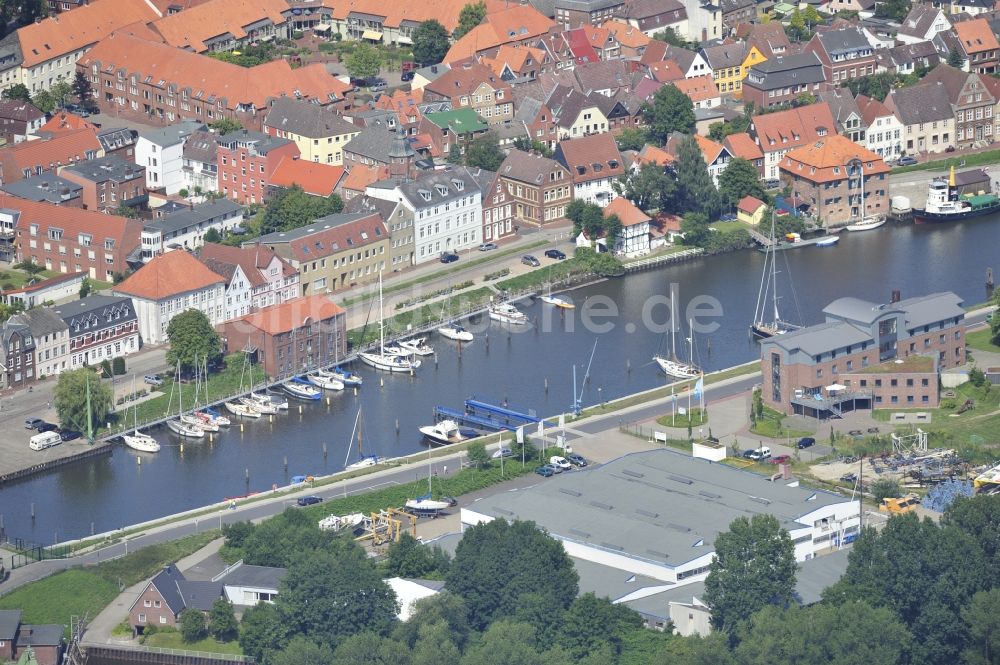 Luftbild Glückstadt - Stadtansicht der Glückstadt mit dem Fluss Unterelbe im Bundesland Schleswig-Holstein