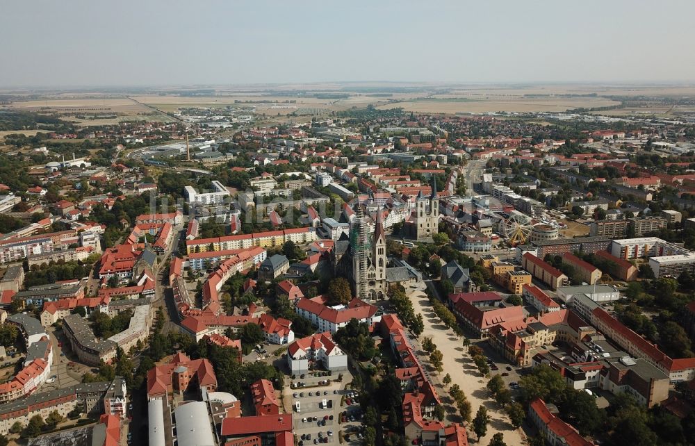 Luftaufnahme Halberstadt - Stadtansicht von Halberstadt im Vorharz im Bundesland Sachsen-Anhalt