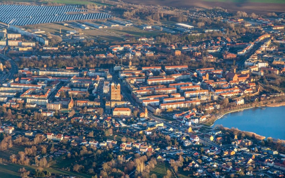 Luftaufnahme Prenzlau - Stadtansicht vom Innenstadt - Zentrum der Kreisstadt Prenzlau (Uckermark) im Bundesland Brandenburg