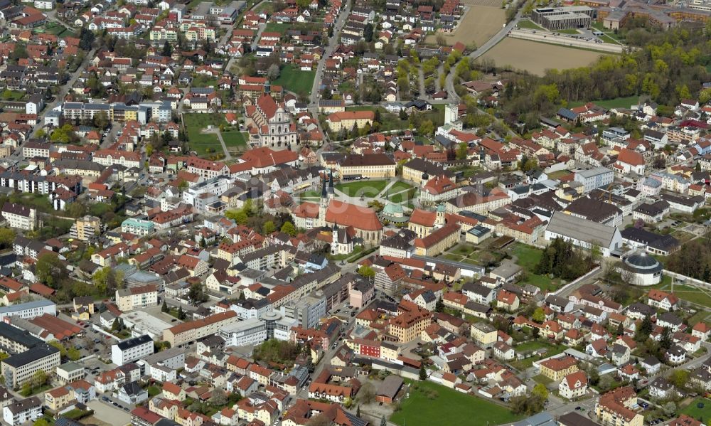 Luftbild Altötting - Stadtansicht vom Innenstadtbereich in Altötting im Bundesland Bayern, Deutschland