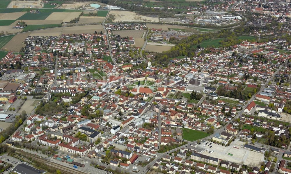 Altötting von oben - Stadtansicht vom Innenstadtbereich in Altötting im Bundesland Bayern, Deutschland