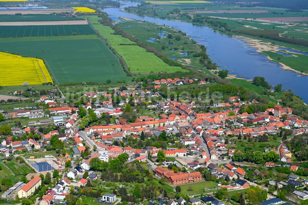 Arneburg aus der Vogelperspektive: Stadtansicht vom Innenstadtbereich in Arneburg im Bundesland Sachsen-Anhalt, Deutschland