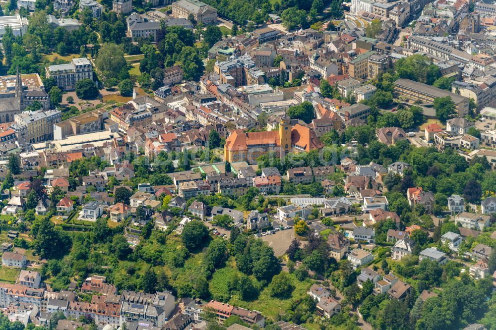 Luftaufnahme Baden-Baden - Stadtansicht vom Innenstadtbereich in Baden-Baden im Bundesland Baden-Württemberg
