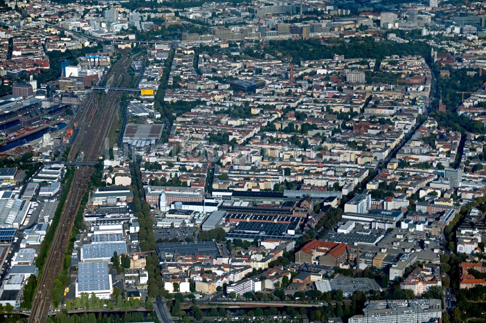 Berlin von oben - Stadtansicht vom Innenstadtbereich mit dem Berliner Westhafen, den Hallen des Berliner Großmarkt und den Gebäuden der Siemens Energy AG Gasturbinenwerk Berlin in Berlin, Deutschland