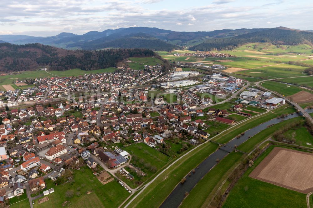 Biberach von oben - Stadtansicht vom Innenstadtbereich in Biberach im Bundesland Baden-Württemberg, Deutschland