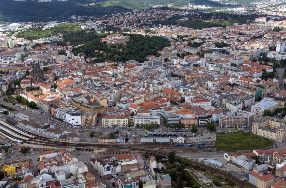Brünn - Brno von oben - Stadtansicht vom Innenstadtbereich in Brünn - Brno in Jihomoravsky kraj - Mähren, Tschechien