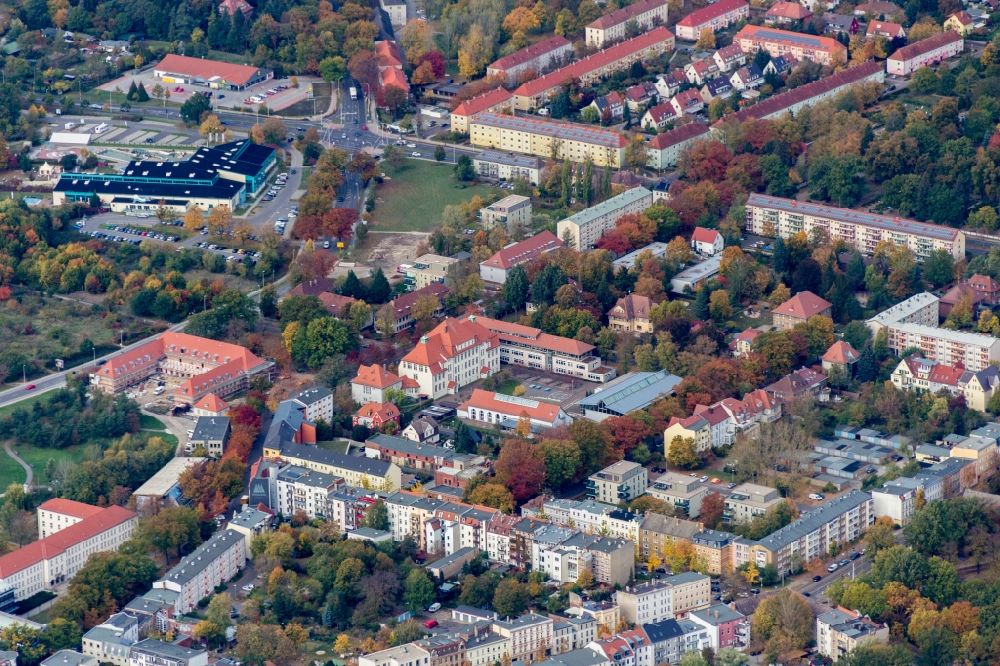 Luftaufnahme Cottbus - Stadtansicht vom Innenstadtbereich in Cottbus im Bundesland Brandenburg, Deutschland und Niedersorbisches Gymnasium