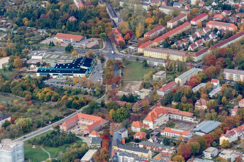 Cottbus von oben - Stadtansicht vom Innenstadtbereich in Cottbus im Bundesland Brandenburg, Deutschland und Niedersorbisches Gymnasium