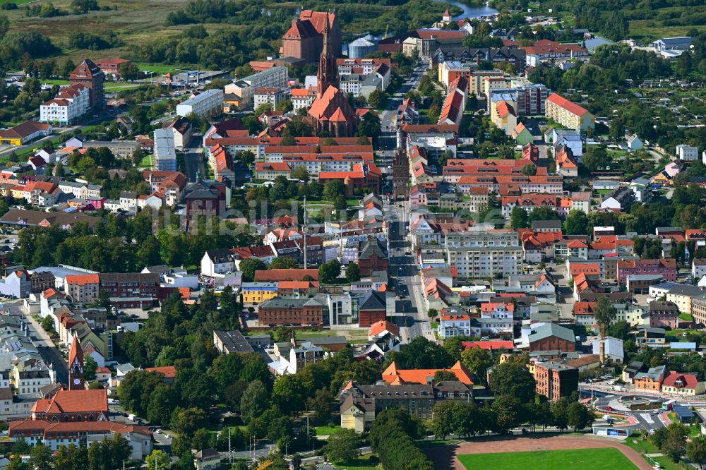 Luftaufnahme Demmin - Stadtansicht vom Innenstadtbereich in Demmin im Bundesland Mecklenburg-Vorpommern, Deutschland