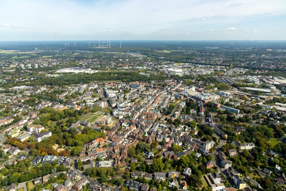 Dinslaken von oben - Stadtansicht vom Innenstadtbereich in Dinslaken im Bundesland Nordrhein-Westfalen, Deutschland
