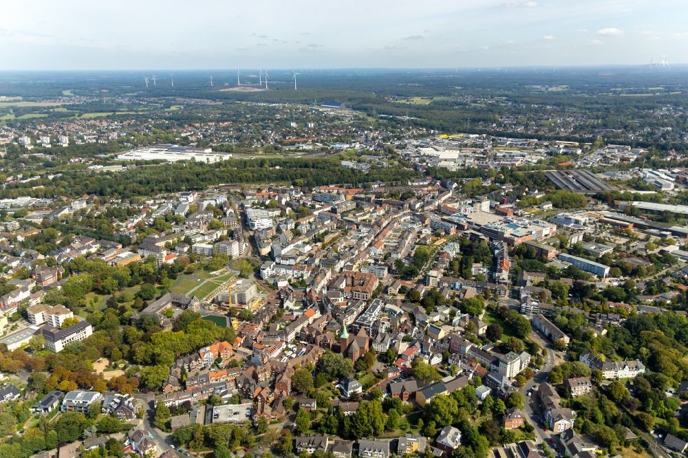 Dinslaken aus der Vogelperspektive: Stadtansicht vom Innenstadtbereich in Dinslaken im Bundesland Nordrhein-Westfalen, Deutschland