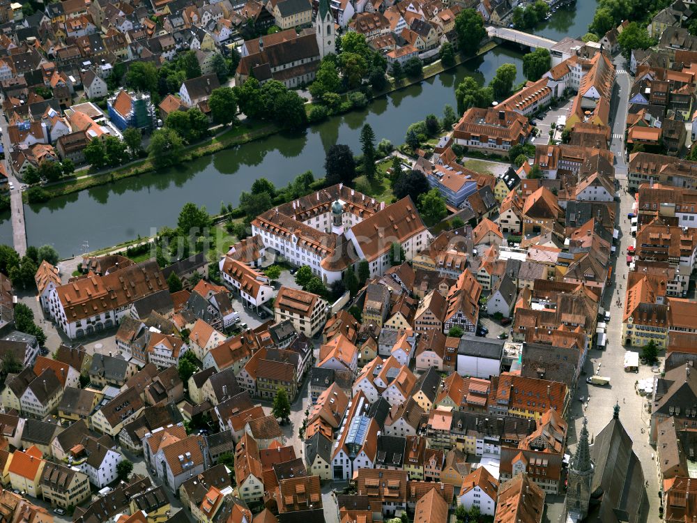 Luftaufnahme Rottenburg am Neckar - Stadtansicht vom Innenstadtbereich mit dem Dom St. Martin in Rottenburg am Neckar im Bundesland Baden-Württemberg, Deutschland
