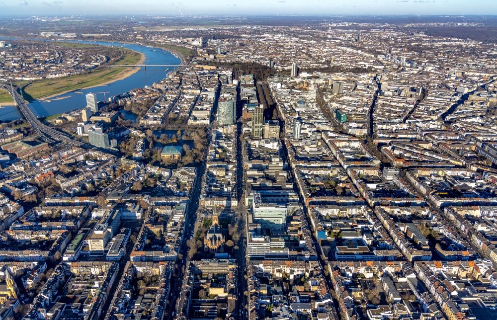 Luftaufnahme Düsseldorf - Stadtansicht vom Innenstadtbereich in Düsseldorf im Bundesland Nordrhein-Westfalen, Deutschland