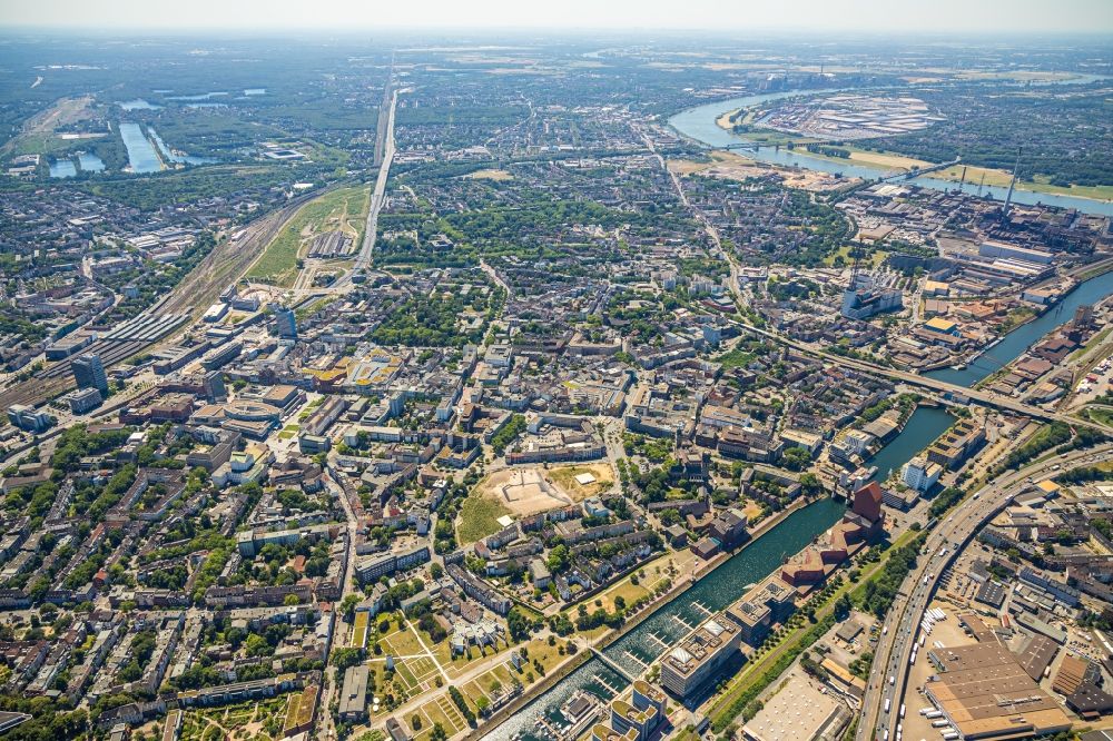 Duisburg von oben - Stadtansicht vom Innenstadtbereich in Duisburg im Bundesland Nordrhein-Westfalen, Deutschland