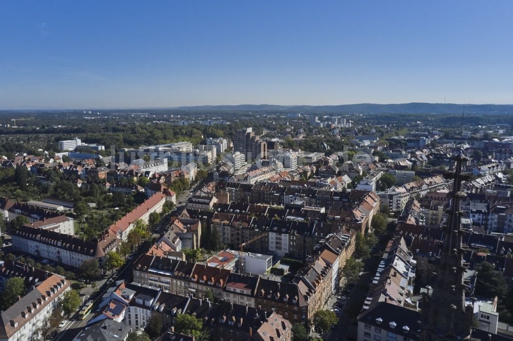 Luftaufnahme Karlsruhe - Stadtansicht vom Innenstadtbereich Durlacher Tor in Karlsruhe im Bundesland Baden-Württemberg, Deutschland
