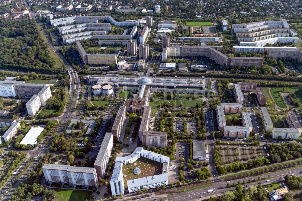 Luftbild Leipzig - Stadtansicht vom Innenstadtbereich mit dem Einkaufszentrum Allee-Center und dem PEP-Center entlang der Schönauer Straße in Leipzig im Bundesland Sachsen, Deutschland