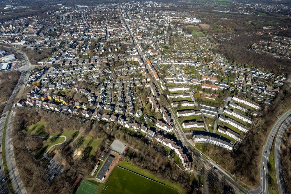 Gelsenkirchen von oben - Stadtansicht vom Innenstadtbereich entlang der Cranger Straße in Gelsenkirchen im Bundesland Nordrhein-Westfalen, Deutschland