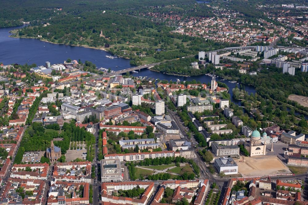 Luftbild Potsdam - Stadtansicht vom Innenstadtbereich entlang der Friedrich-Ebert-Straße im Ortsteil Nördliche Innenstadt in Potsdam im Bundesland Brandenburg, Deutschland