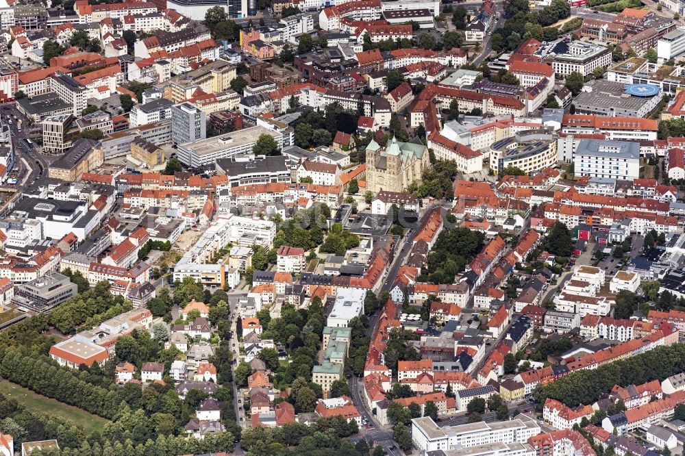 Osnabrück aus der Vogelperspektive: Stadtansicht vom Innenstadtbereich entlang der Johannisstraße in Osnabrück im Bundesland Niedersachsen, Deutschland