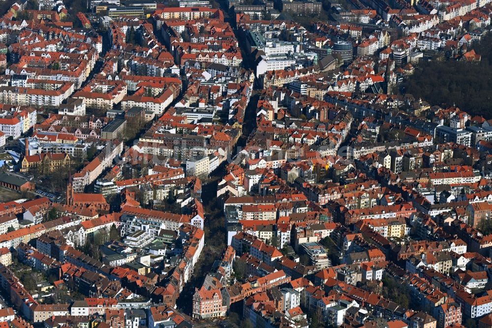 Hannover von oben - Stadtansicht vom Innenstadtbereich entlang der Lister Meile in Hannover im Bundesland Niedersachsen, Deutschland