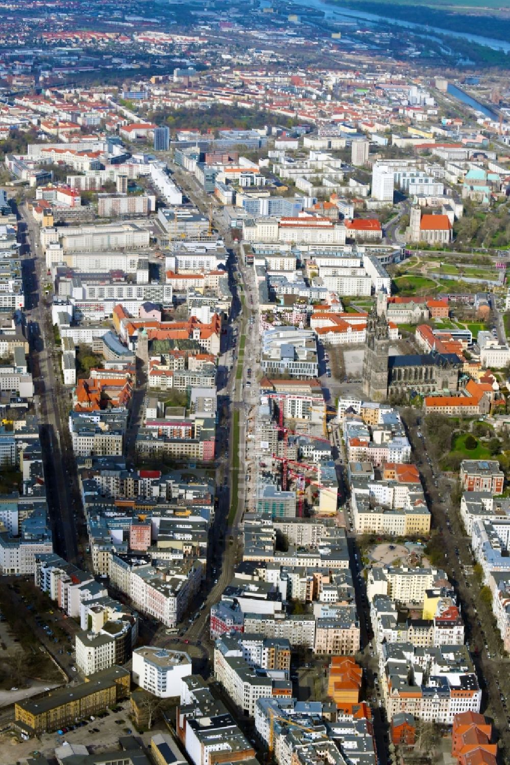Luftaufnahme Magdeburg - Stadtansicht vom Innenstadtbereich entlang der Straße Breiter Weg in Magdeburg im Bundesland Sachsen-Anhalt, Deutschland