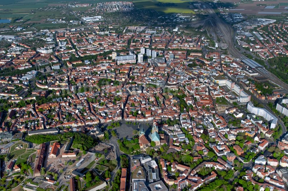 Erfurt von oben - Stadtansicht vom Innenstadtbereich in Erfurt im Bundesland Thüringen, Deutschland