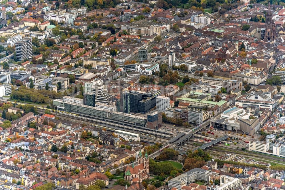 Luftbild Freiburg im Breisgau - Stadtansicht vom Innenstadtbereich in Freiburg im Breisgau im Bundesland Baden-Württemberg