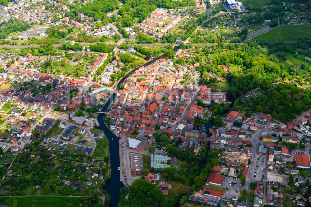 Luftaufnahme Grabow - Stadtansicht vom Innenstadtbereich in Grabow im Bundesland Mecklenburg-Vorpommern
