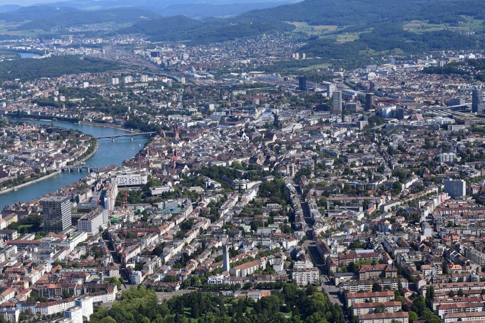 Luftaufnahme Basel - Stadtansicht vom Innenstadtbereich Grossbasel mit den neuen Hochhäusern in Basel, Schweiz