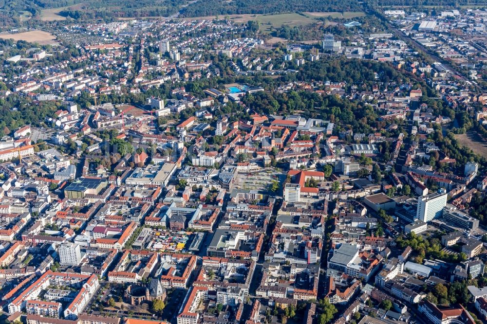 Hanau aus der Vogelperspektive: Stadtansicht vom Innenstadtbereich in Hanau im Bundesland Hessen, Deutschland
