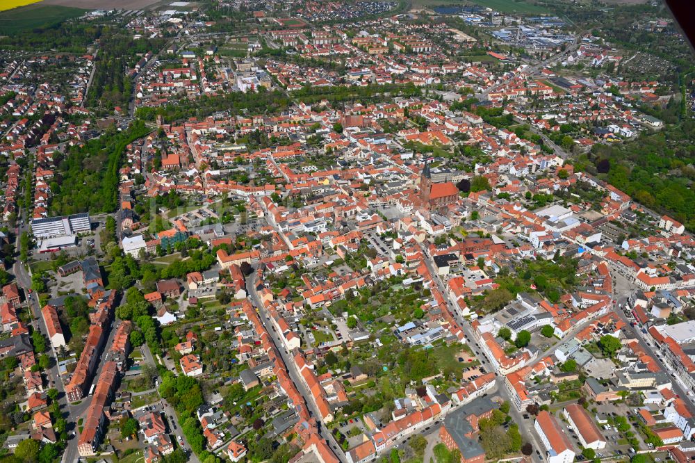 Stendal von oben - Stadtansicht vom Innenstadtbereich in Hansestadt Stendal im Bundesland Sachsen-Anhalt, Deutschland