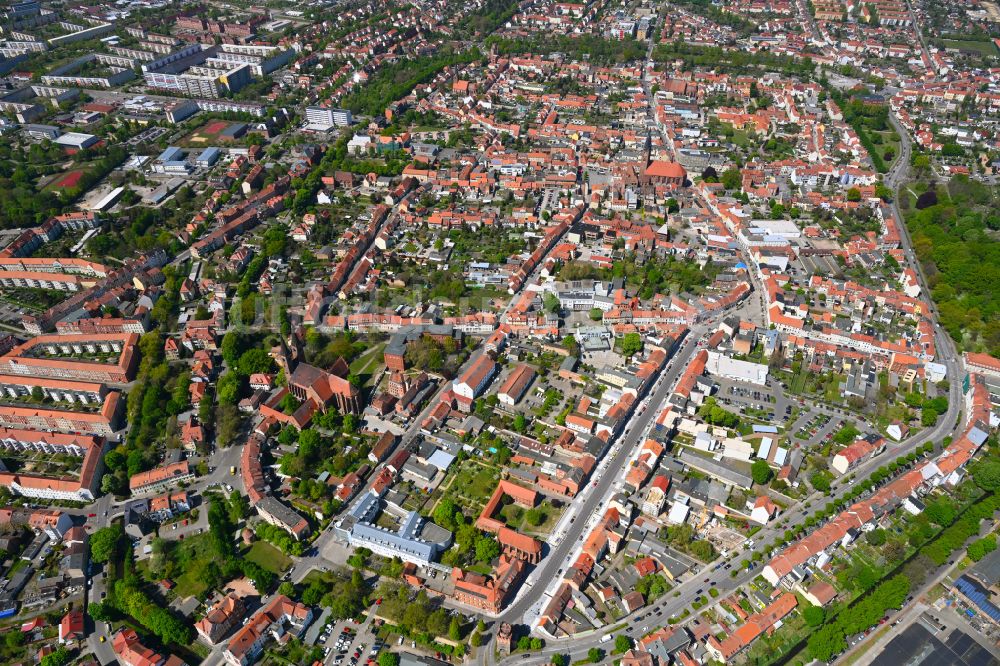 Luftbild Stendal - Stadtansicht vom Innenstadtbereich in Hansestadt Stendal im Bundesland Sachsen-Anhalt, Deutschland