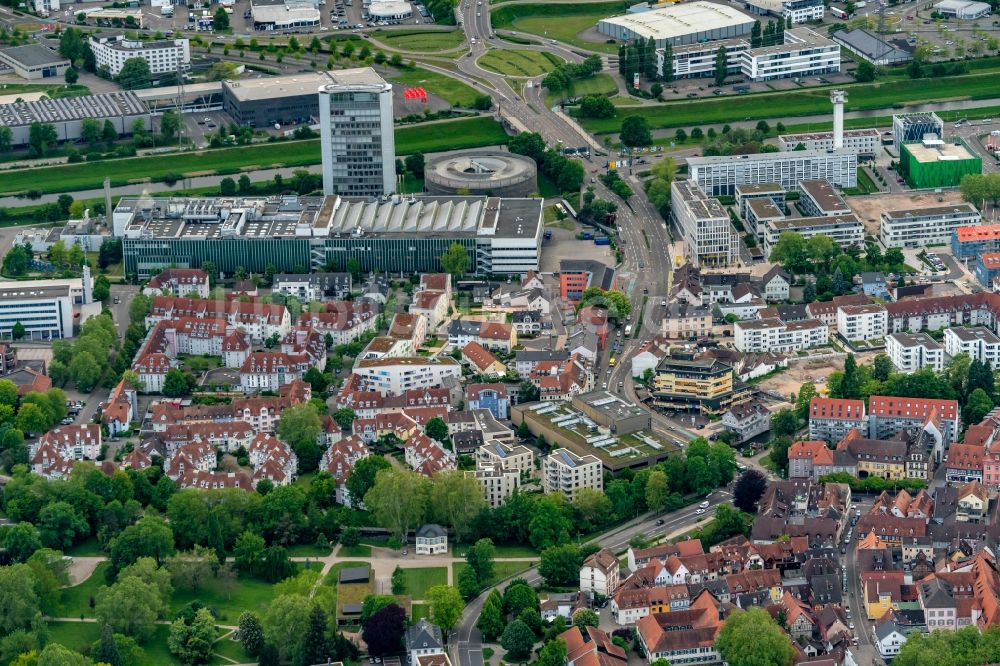 Luftbild Offenburg - Stadtansicht vom Innenstadtbereich an der Hauptstrasse L99 in Offenburg im Bundesland Baden-Württemberg, Deutschland