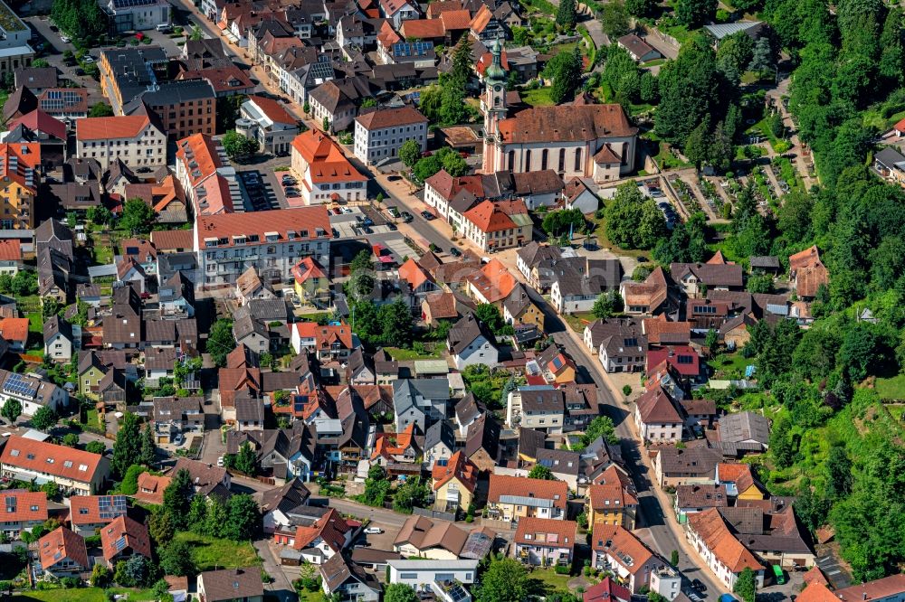Herbolzheim von oben - Stadtansicht vom Innenstadtbereich in Herbolzheim im Bundesland Baden-Württemberg, Deutschland